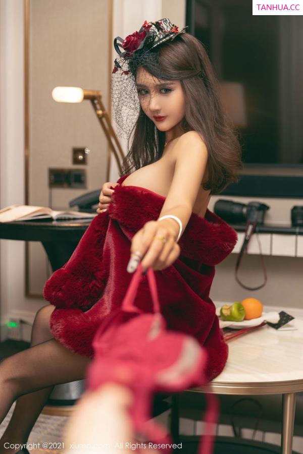 SOLO-尹菲  [XiuRen]高清写真图 2021.06.16 VOL.3548 Emily尹菲第30张图片